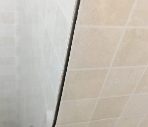延安瓷砖空鼓维修公司分享阳台瓷砖脱落的修复过程可以分为以下几个步骤